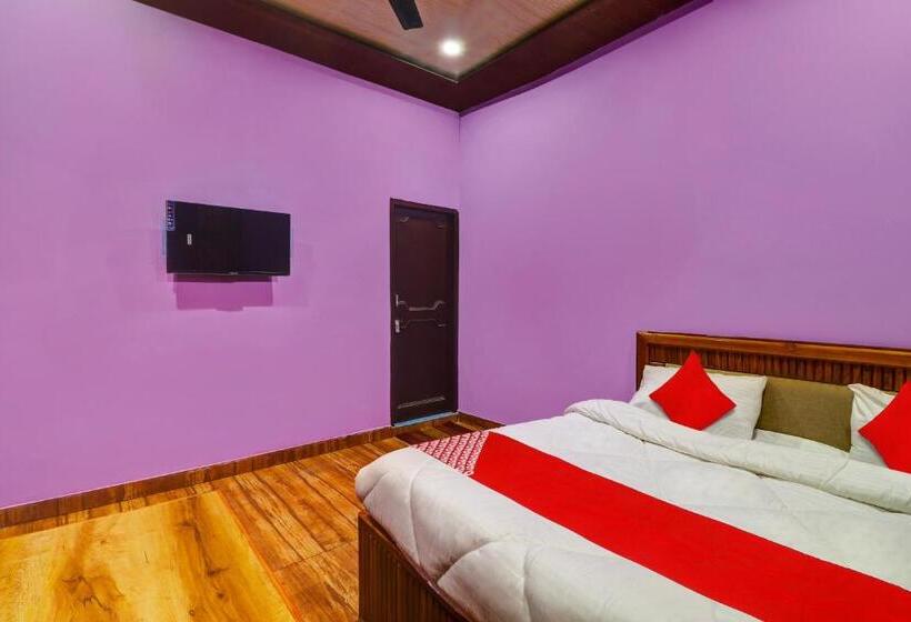 Отель Oyo Hari Leela Home Stay
