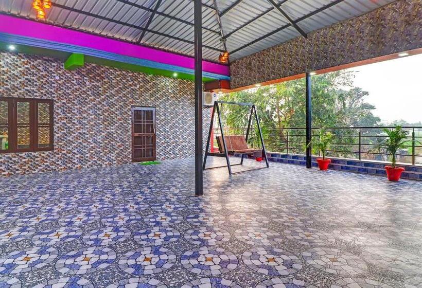 Отель Oyo Hari Leela Home Stay