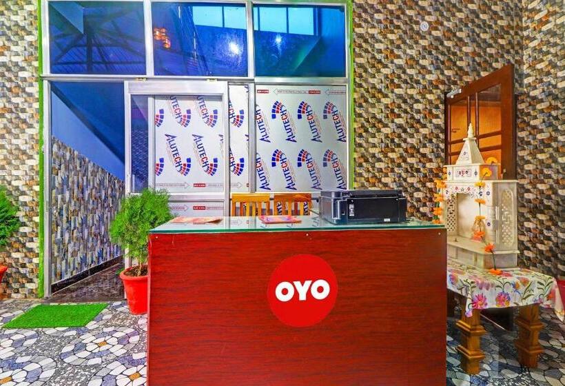 Отель Oyo Hari Leela Home Stay