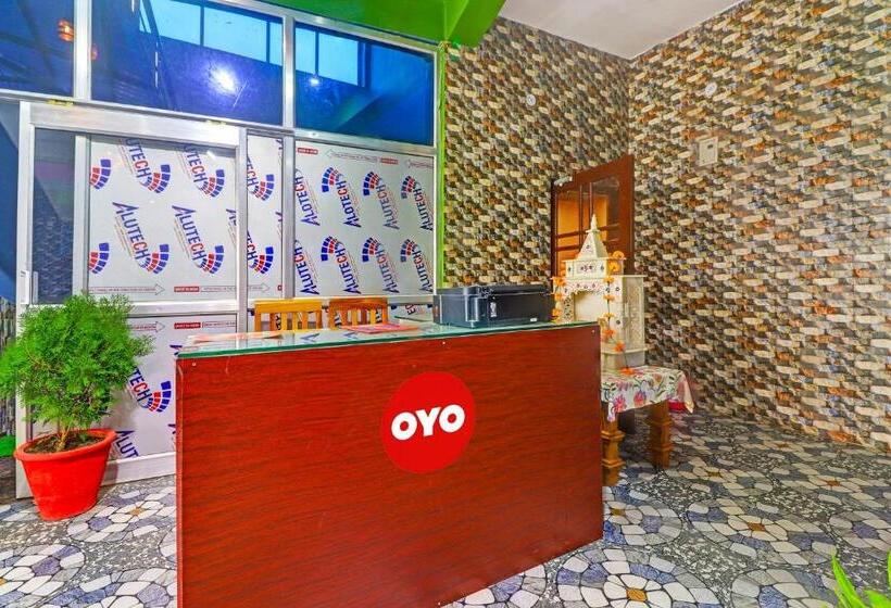 Отель Oyo Hari Leela Home Stay