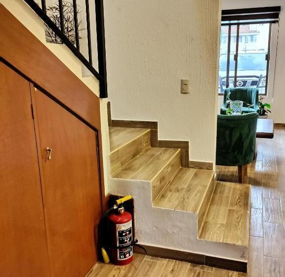 Bed and Breakfast Casa Noriux En Gdl