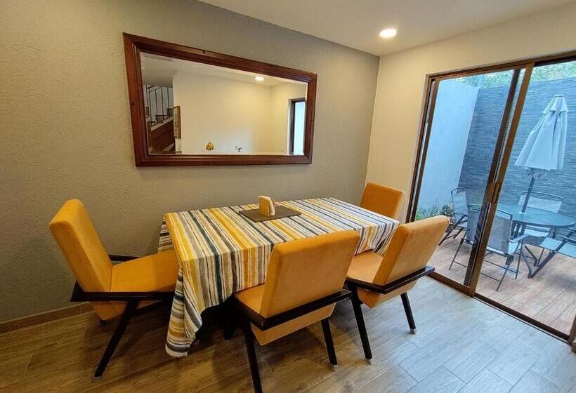 Bed and Breakfast Casa Noriux En Gdl