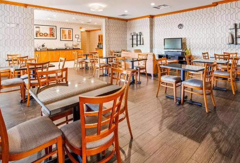 ホテル Best Western Plus Rose City Conference Center Inn