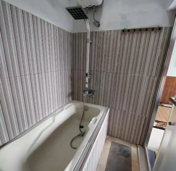 Hotelli Gubug Art 1 Villa Bali