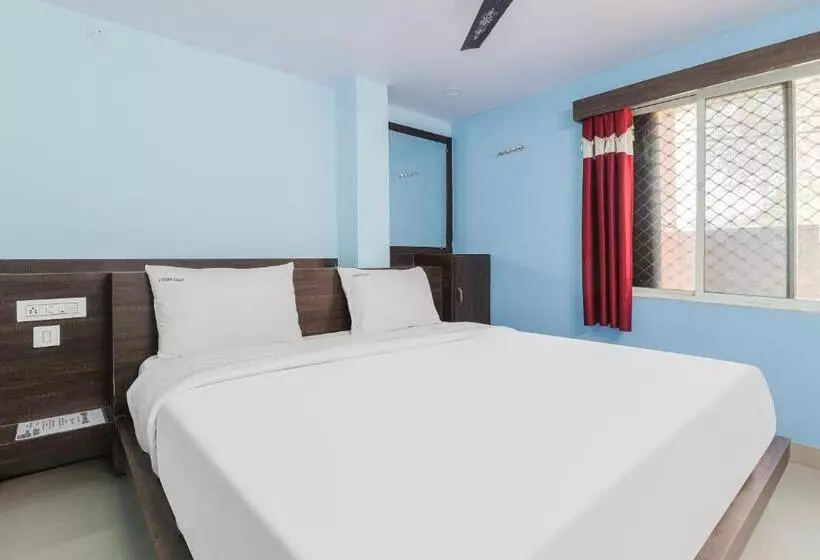Oyo Hotel Prudhvi Devi