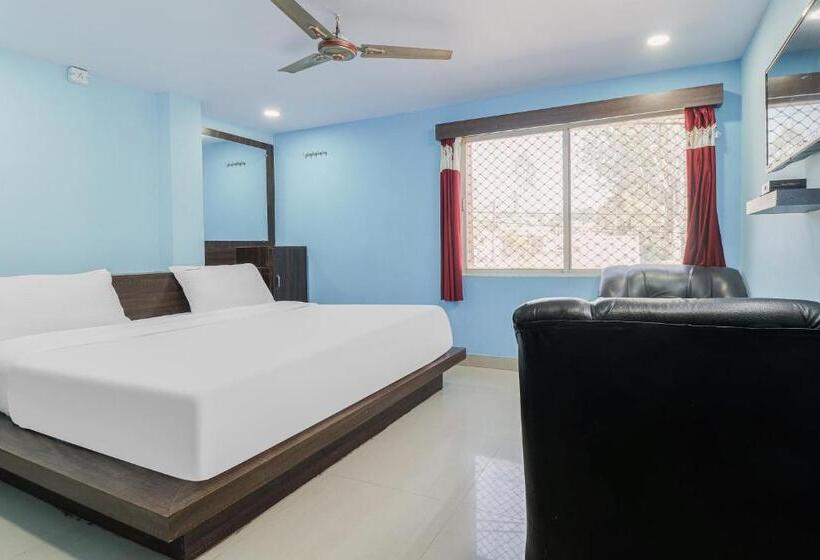 Oyo Hotel Prudhvi Devi