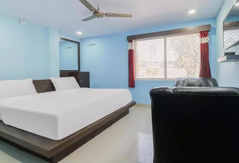 Oyo Hotel Prudhvi Devi