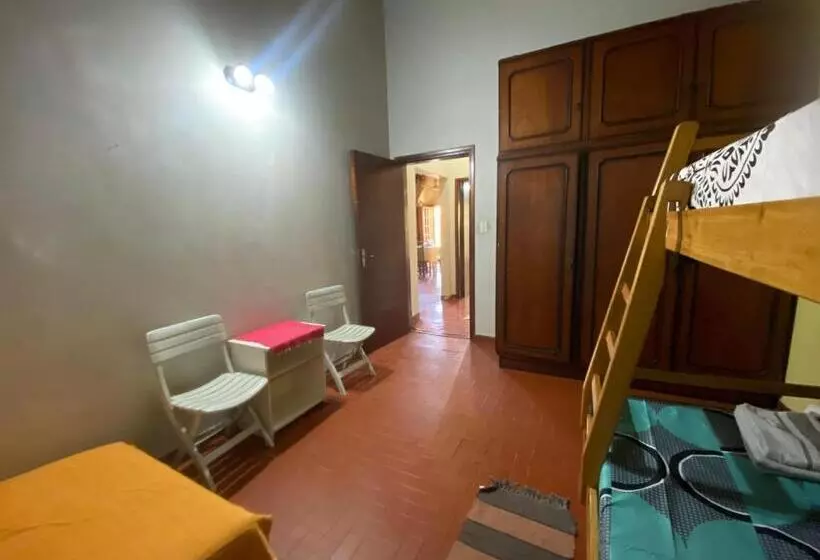 تختخواب و صبحانه Villa Morra House Iii