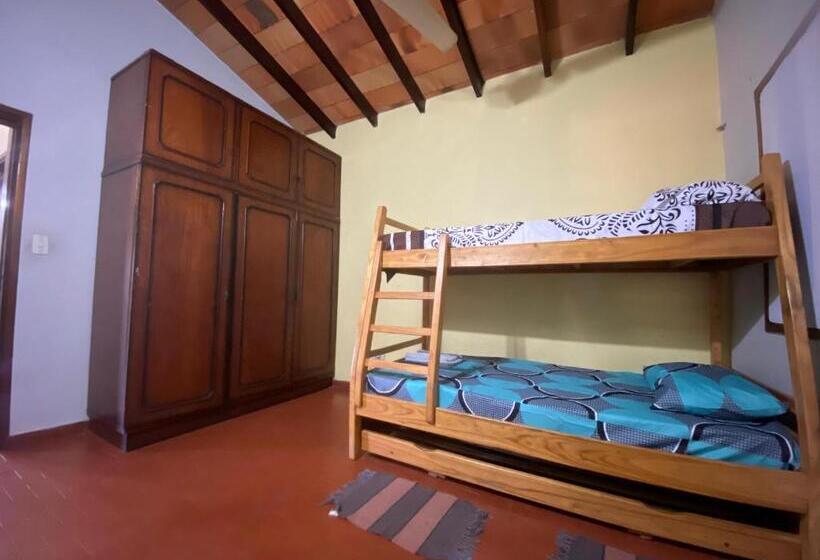 تختخواب و صبحانه Villa Morra House Iii