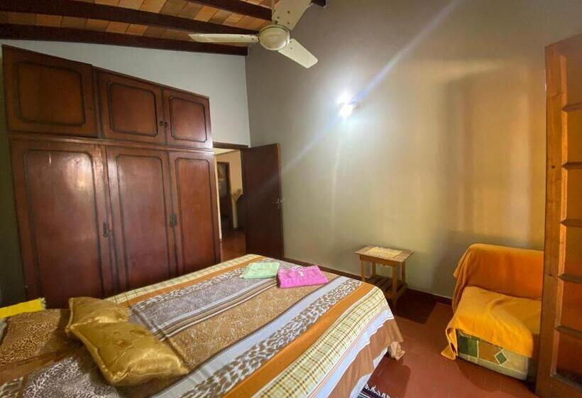 تختخواب و صبحانه Villa Morra House Iii