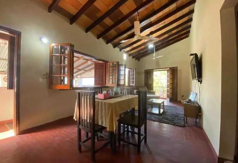 تختخواب و صبحانه Villa Morra House Iii