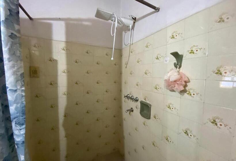 تختخواب و صبحانه Villa Morra House Iii