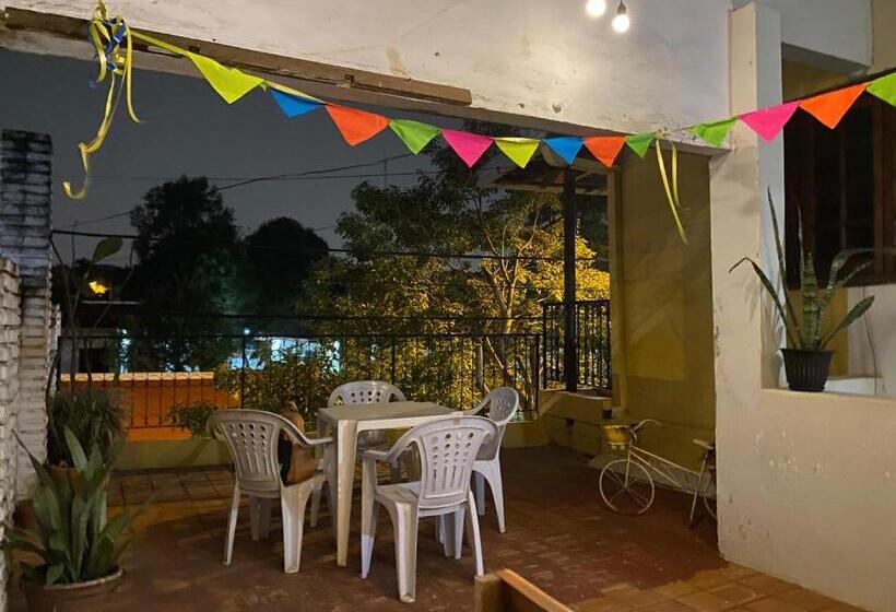 تختخواب و صبحانه Villa Morra House Iii