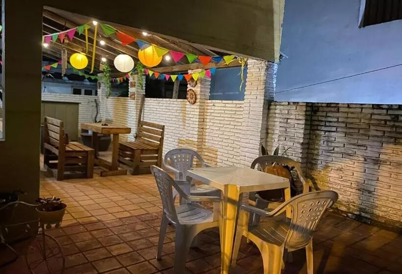 تختخواب و صبحانه Villa Morra House Iii
