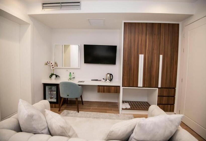 Hotel Henry Resort & Spa