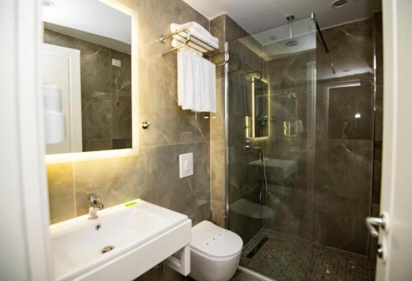 Hotel Henry Resort & Spa