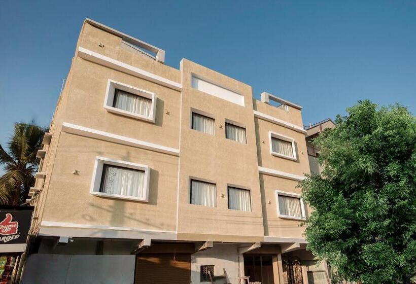 فندق Oyo Rushikonda Grand