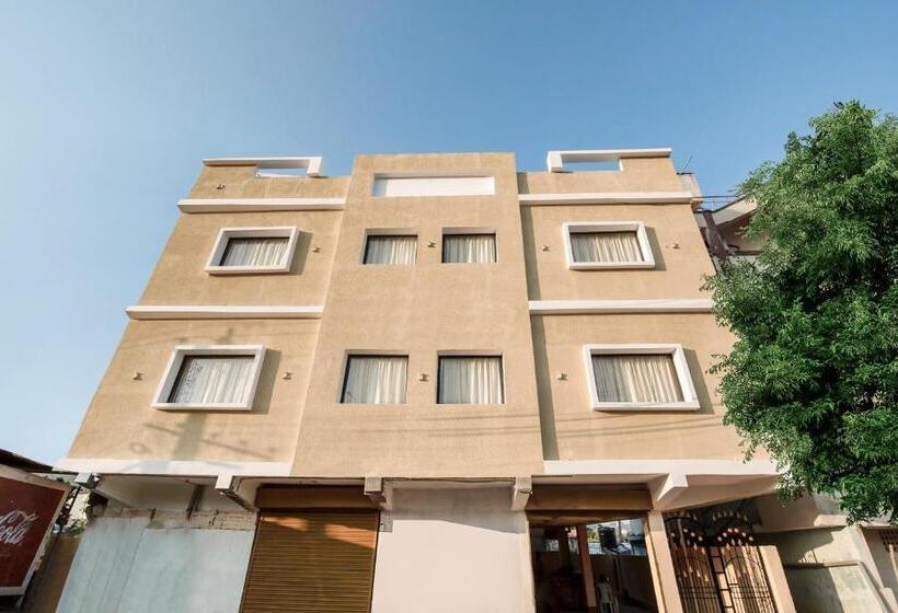 فندق Oyo Rushikonda Grand