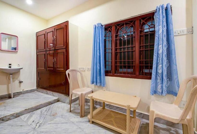 בית מלון כפרי Oyo Rushikonda Grand