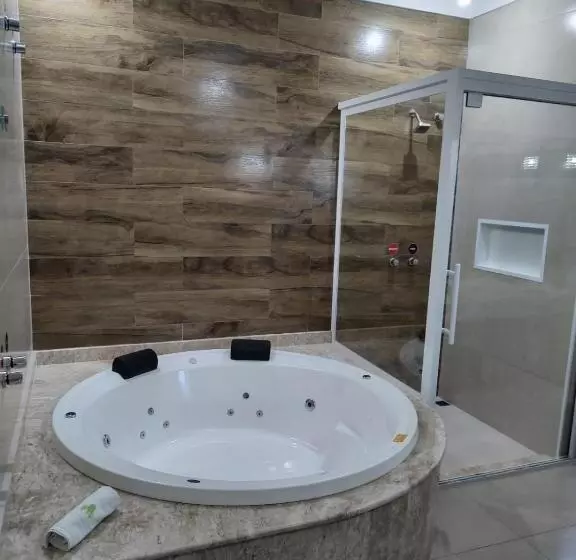 ホテル Vale Do Ivinhema