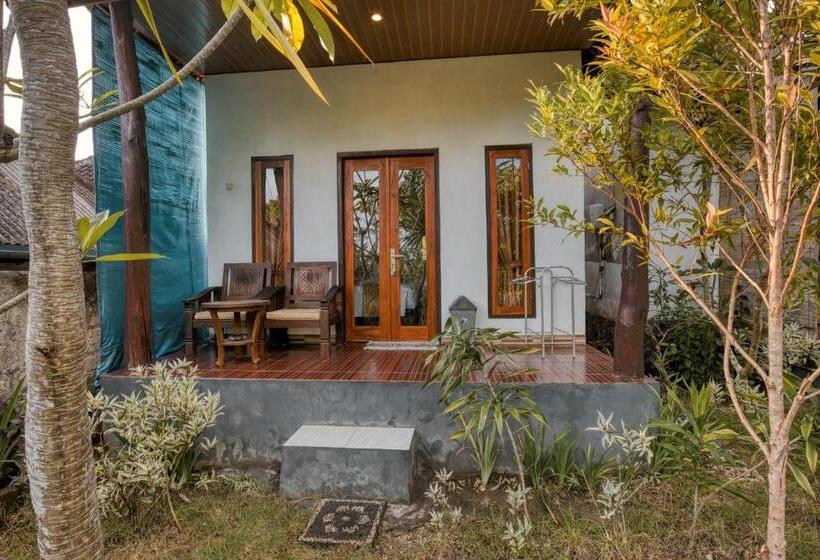 ペンション The Banana House