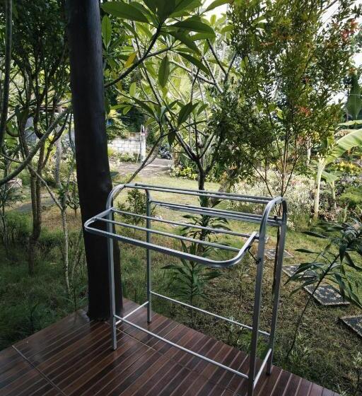 ペンション The Banana House