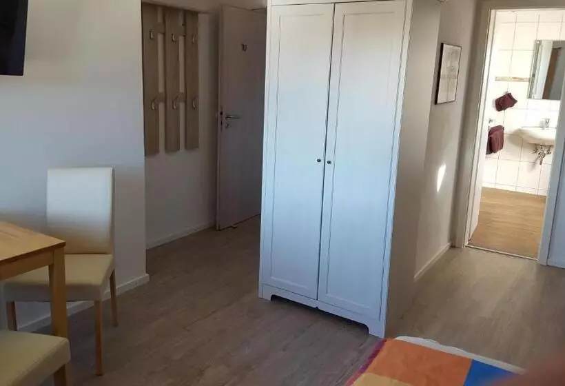 ユースホステル Dreimäderlhaus Rieden