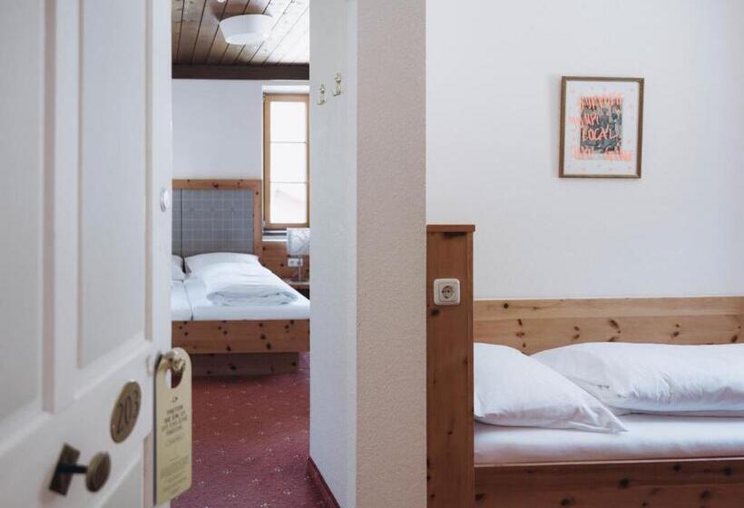 Retkeilymaja Gasthof Post