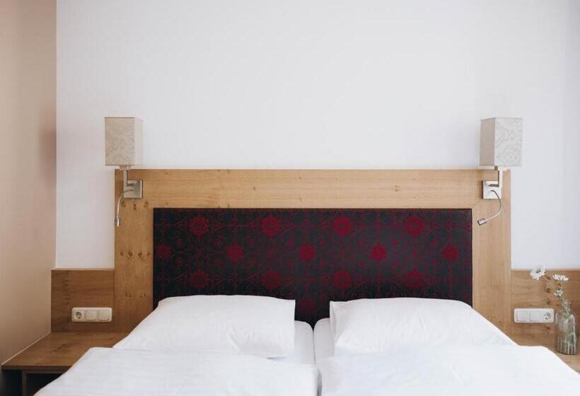 Retkeilymaja Gasthof Post