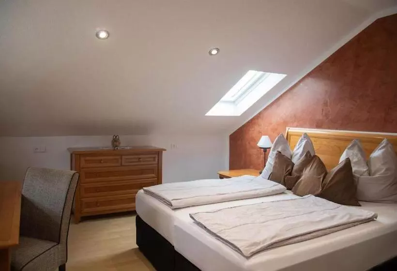 Retkeilymaja Gasthof Tauser