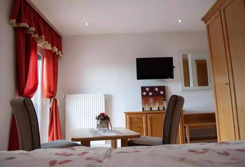 Retkeilymaja Gasthof Tauser