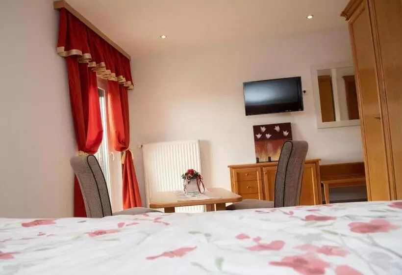 Retkeilymaja Gasthof Tauser