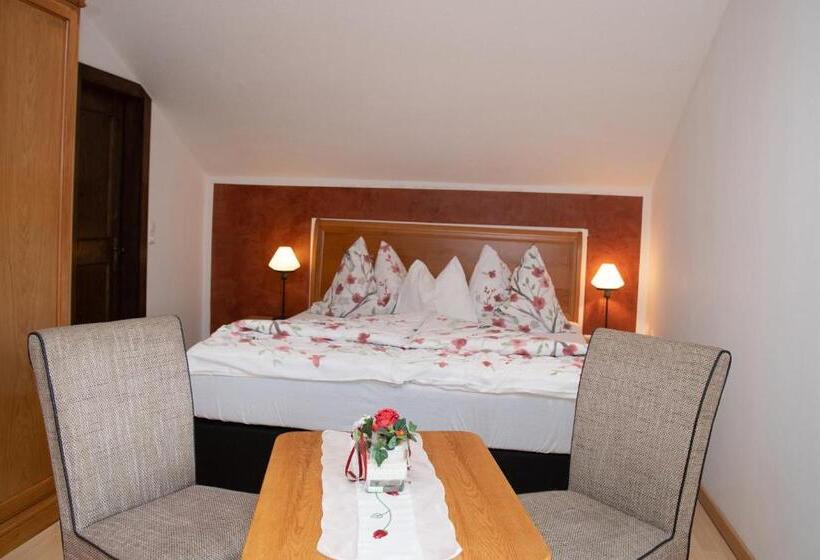 הוסטל Gasthof Tauser