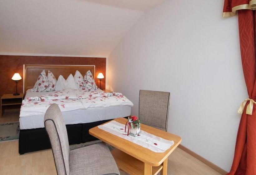 הוסטל Gasthof Tauser