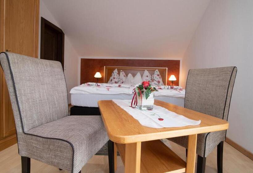 הוסטל Gasthof Tauser