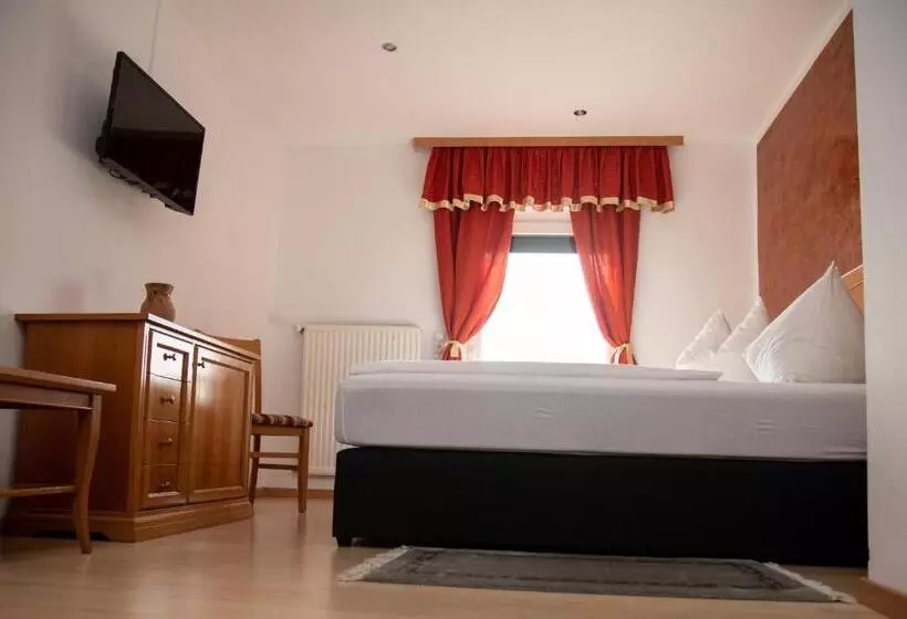 Retkeilymaja Gasthof Tauser