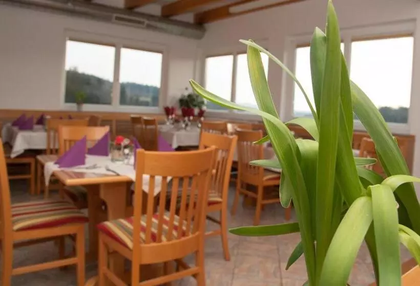 Retkeilymaja Gasthof Tauser