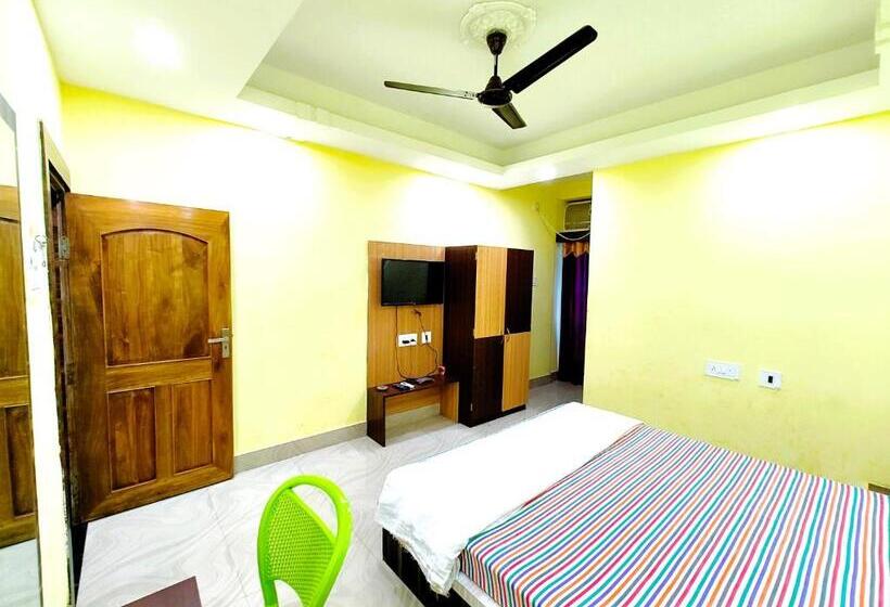 Sashi Puri Near Golden Sea Beach And Temple Fully Air Conditioned Hotel With Parking Facility, Bes