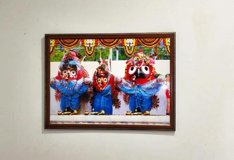 Sashi Puri Near Golden Sea Beach And Temple Fully Air Conditioned Hotel With Parking Facility, Bes