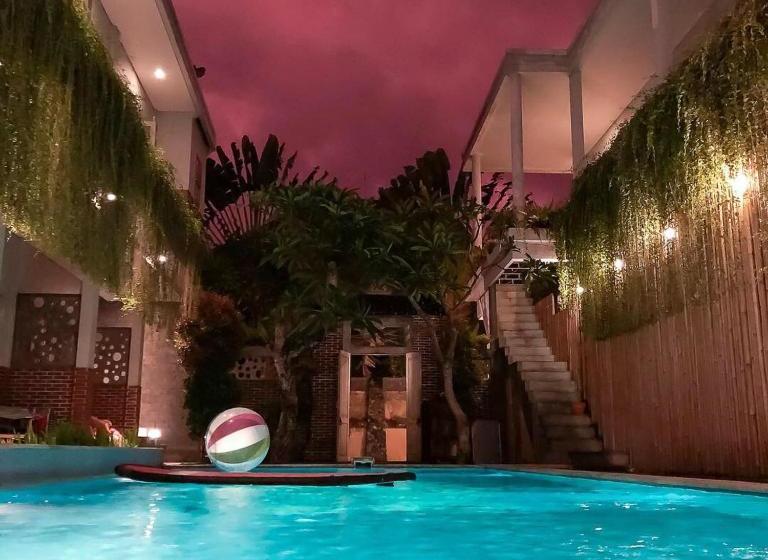 旅馆 Mojosurf Camp Canggu