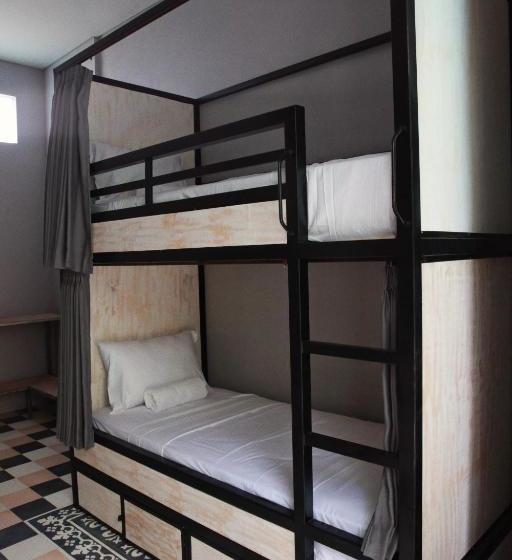 ユースホステル Mojosurf Camp Canggu