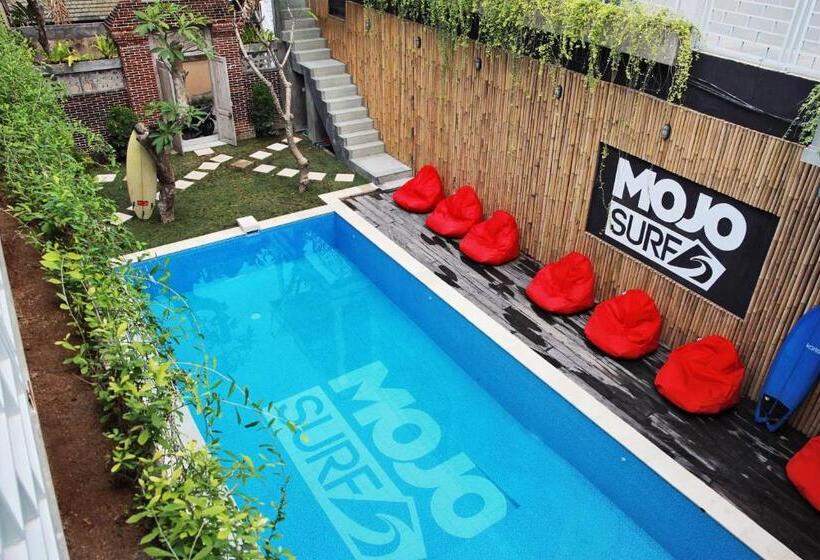 ユースホステル Mojosurf Camp Canggu