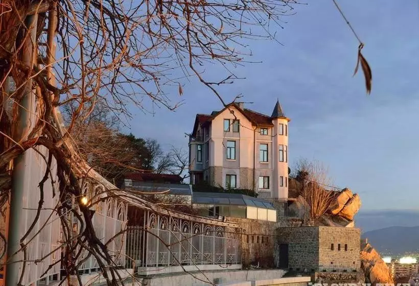 Schronisko Studio M