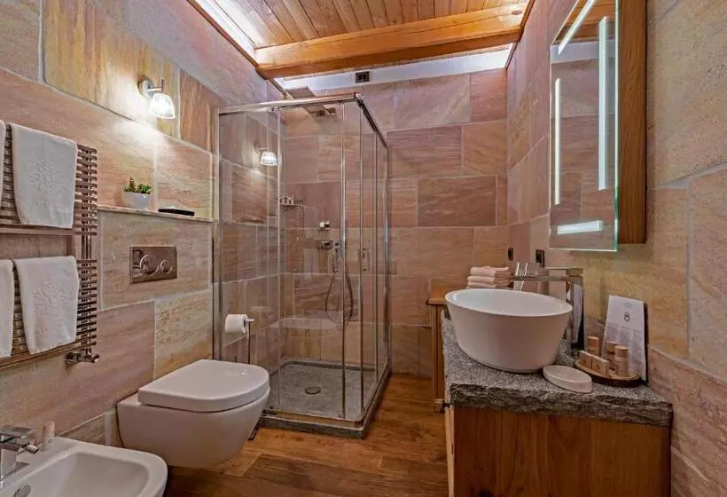 Hotelli Fiocco Di Neve Relais & Spa