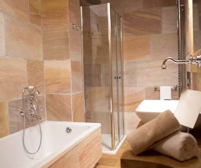 Hotelli Fiocco Di Neve Relais & Spa