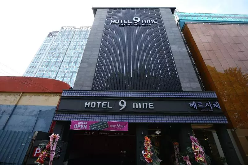 Hotelli Nine