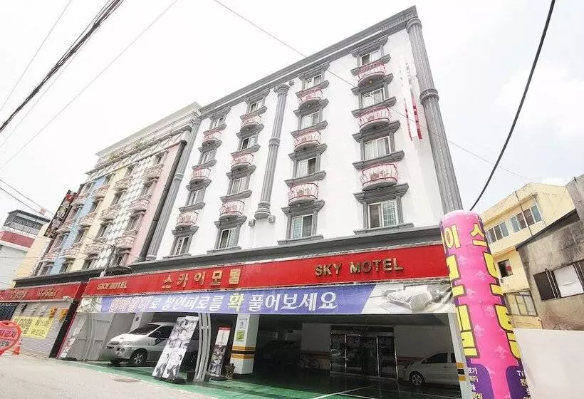 Sky Motel