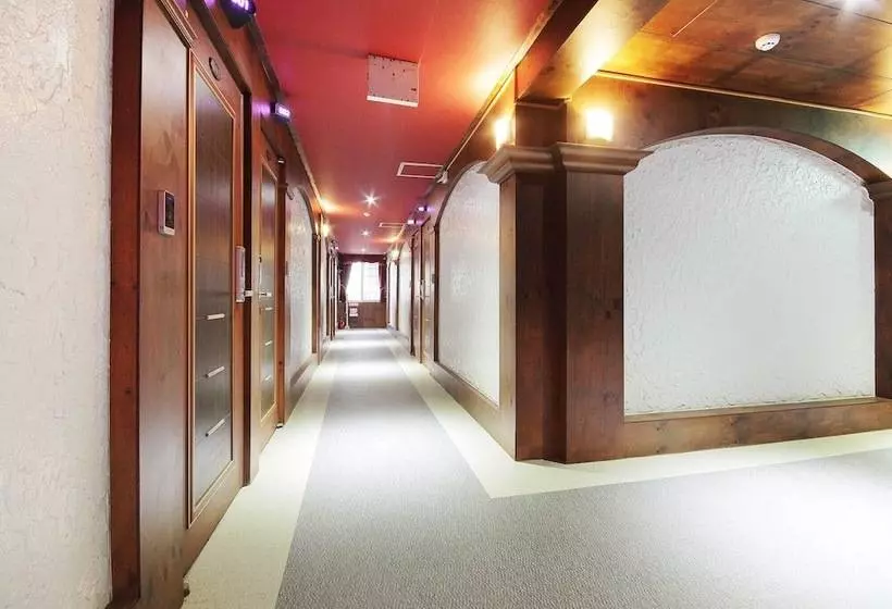 Sky Motel