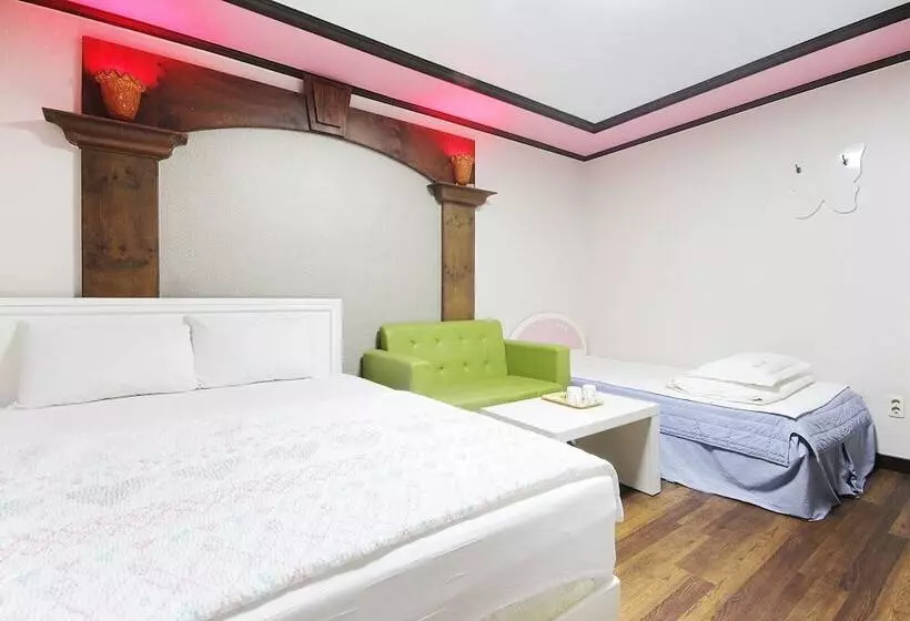 Sky Motel