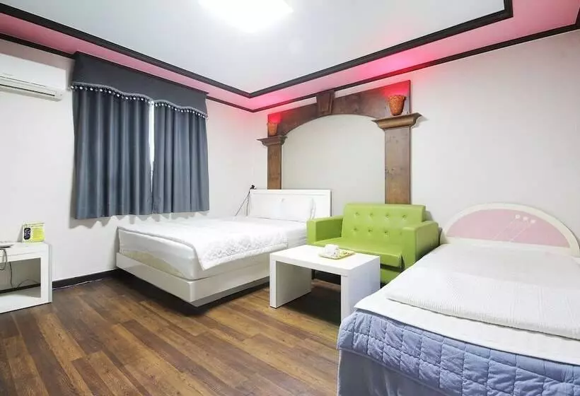 Sky Motel